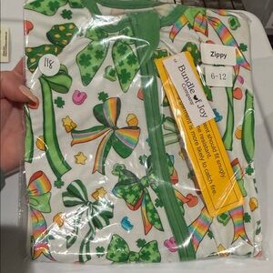 Bundle of Joy baby bamboo Zippy  lucky 🍀 Green Bow Print 6-12 months NWT